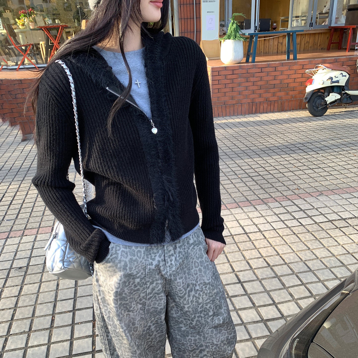 Luxury Hooded Knit Cardigan with Faux Fur Collar – Cozy Slim Fit Zipper Sweater for Women