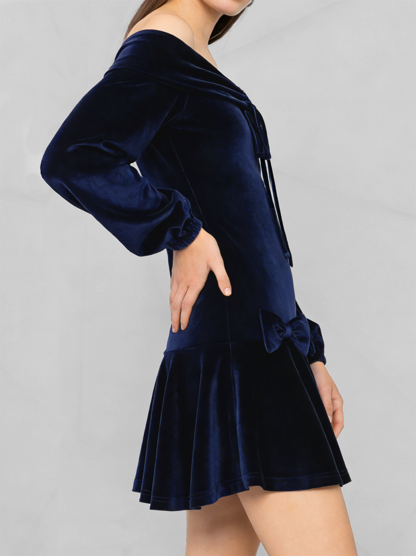 Elegant Velvet Off-Shoulder Mini Dress – Glamorous Lantern Sleeve Party Outfit for Women