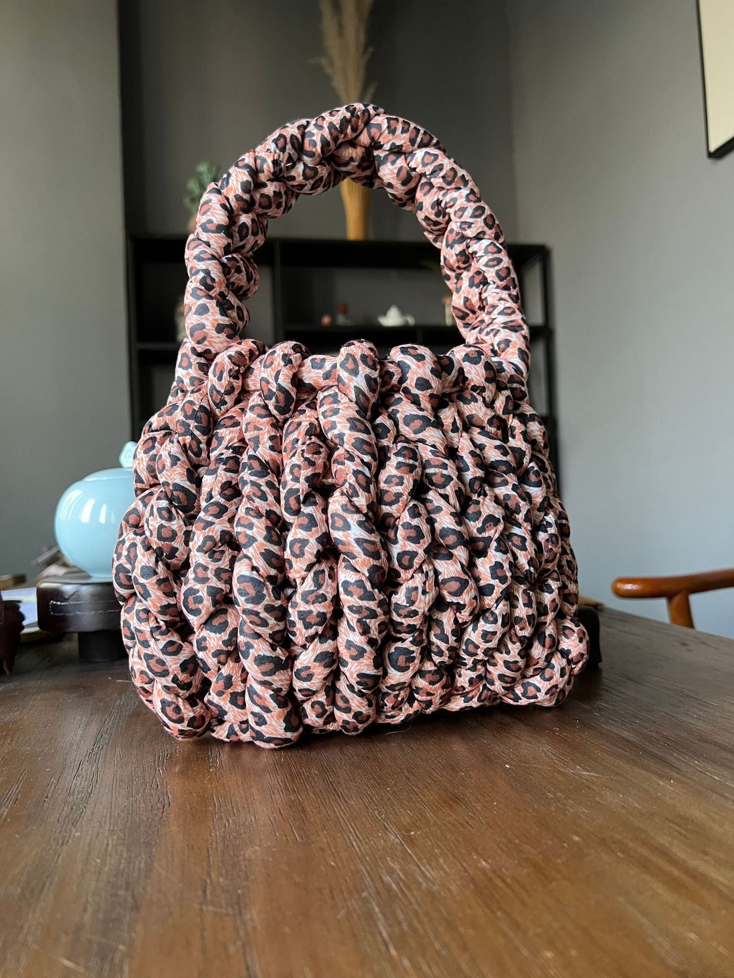 Chunky Hand-Knitted Velvet Yarn Shoulder Bag - Pink