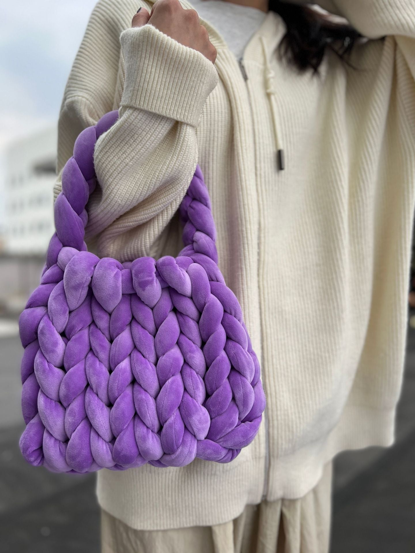 Chunky Hand-Knitted Velvet Yarn Shoulder Bag - Pink
