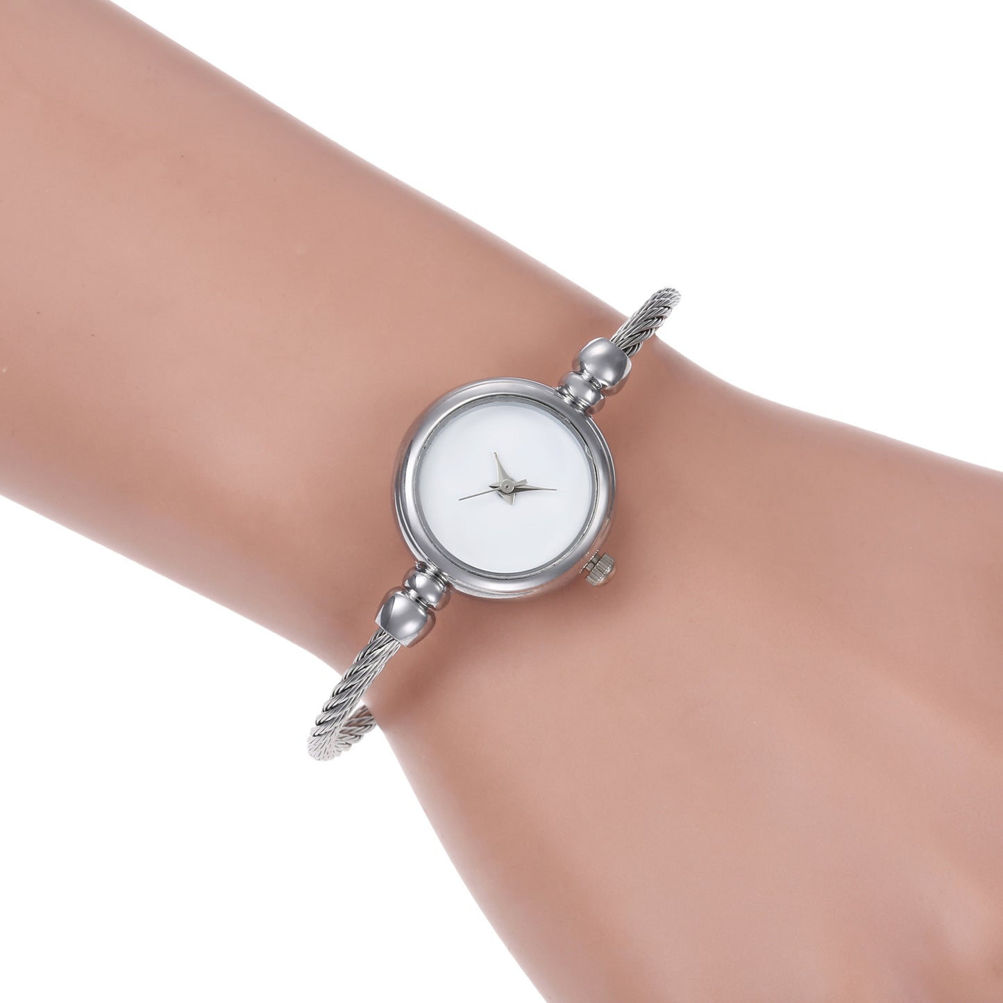 Chic Ladies' Gold Alloy Rope Bracelet Fashion Watch.