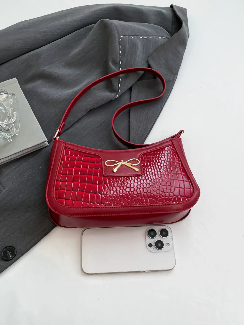 Elegant Crocodile Pattern PU Leather Shoulder Bag with Bow Detail