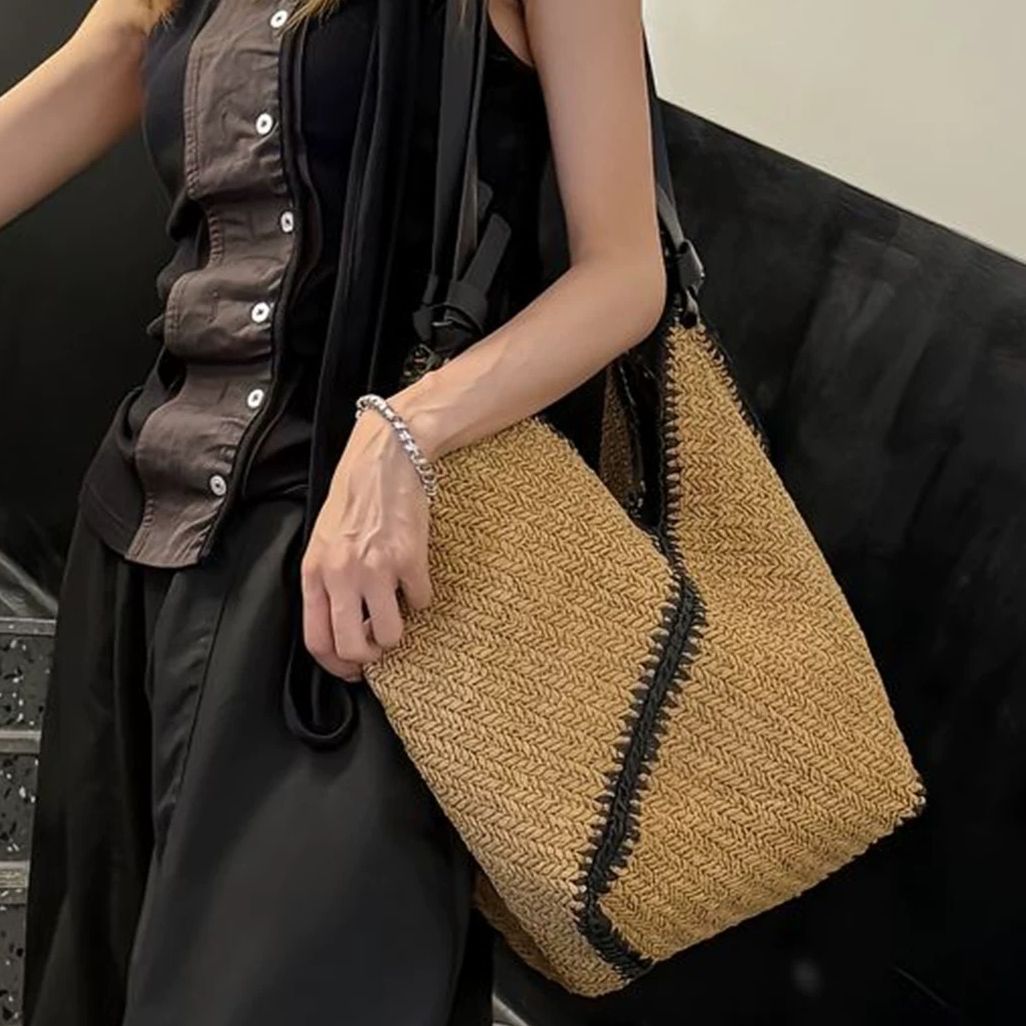 Stylish Striped Single Shoulder Woven Straw Bag
