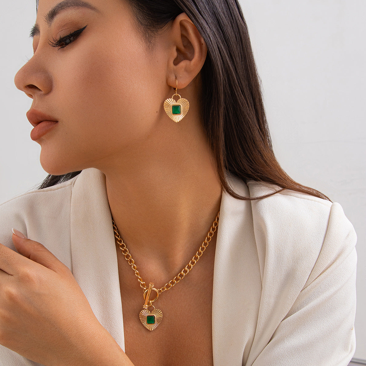 Luxury Gold Chain Heart Pendant Necklace & Bracelet Set with Green Stone