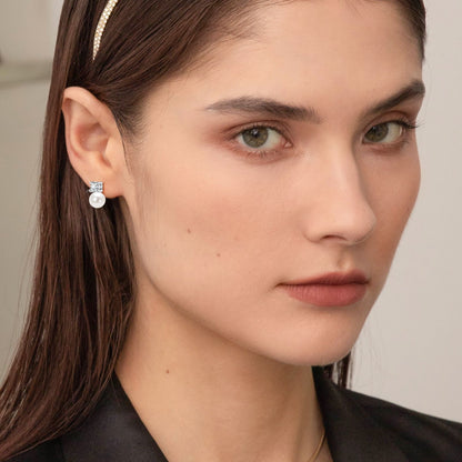 Elegant S925 Silver Freshwater Pearl Flower Stud Earrings