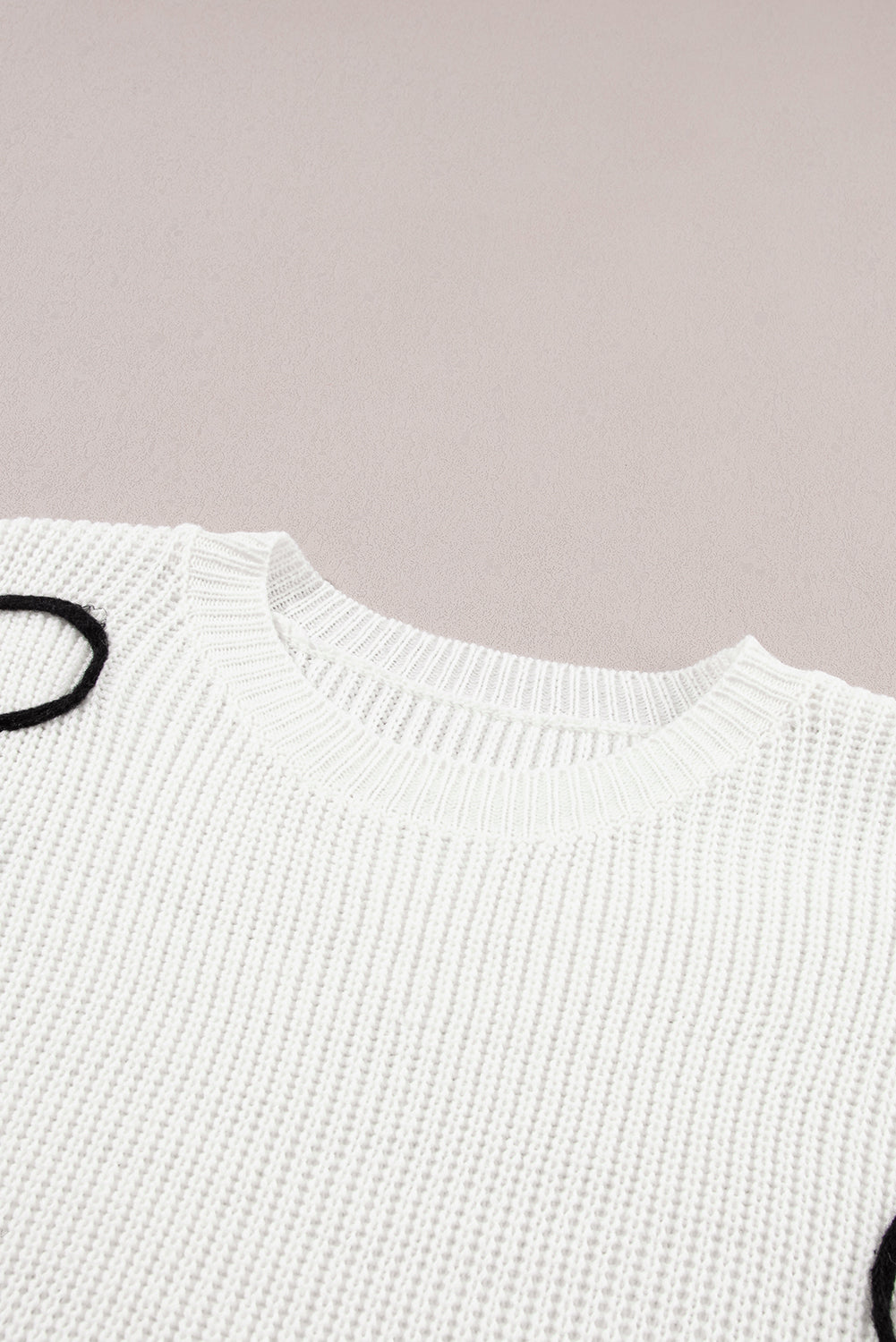 Minimalist Flower Embroidered Pullover - Stylish Knitwear for Women