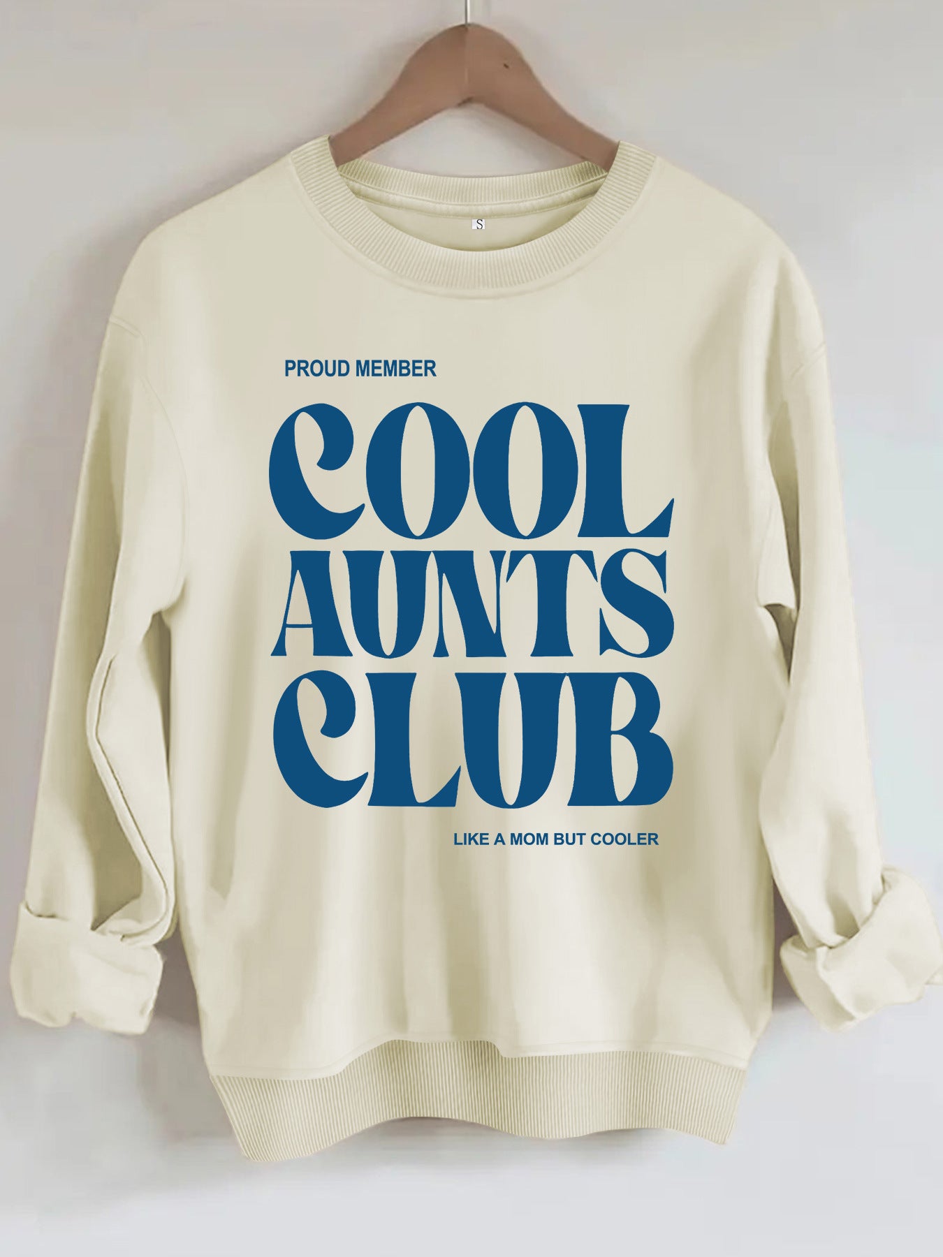 Cool Aunts Club" Graphic Sweatshirt | Beige Crewneck Pullover for Aunties