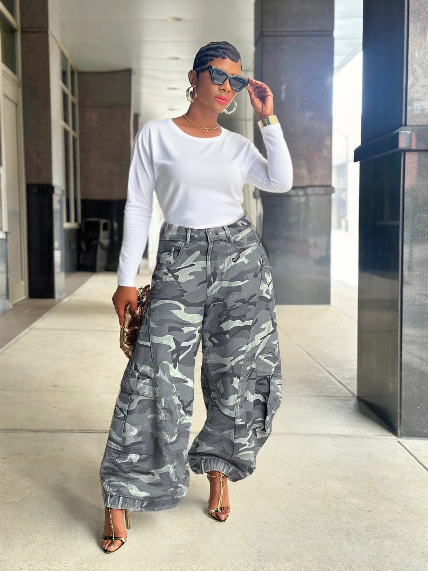 Knife-Style Camo Cargo Pants - Loose Fit Wide-Leg Denim