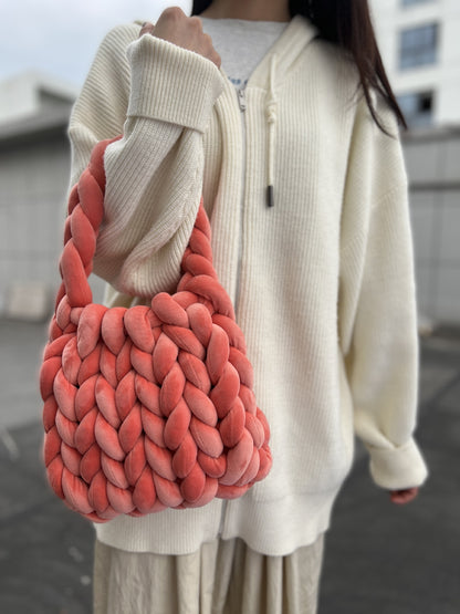 Chunky Hand-Knitted Velvet Yarn Shoulder Bag - Pink