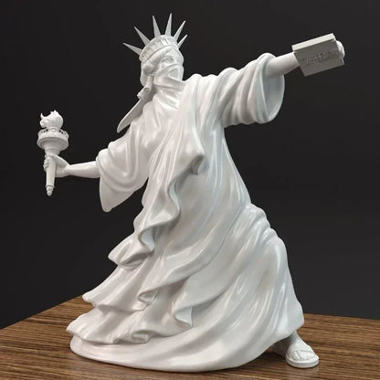 Liberty Thrower Statue – Modern Abstract Street Art Sculpture for Home Decor