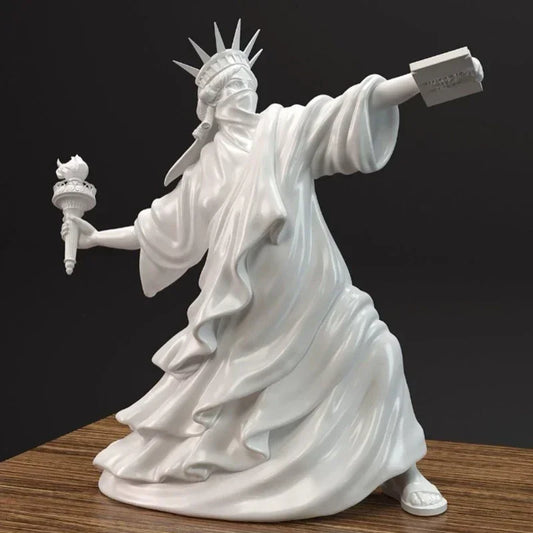 Liberty Thrower Statue – Modern Abstract Street Art Sculpture for Home Decor