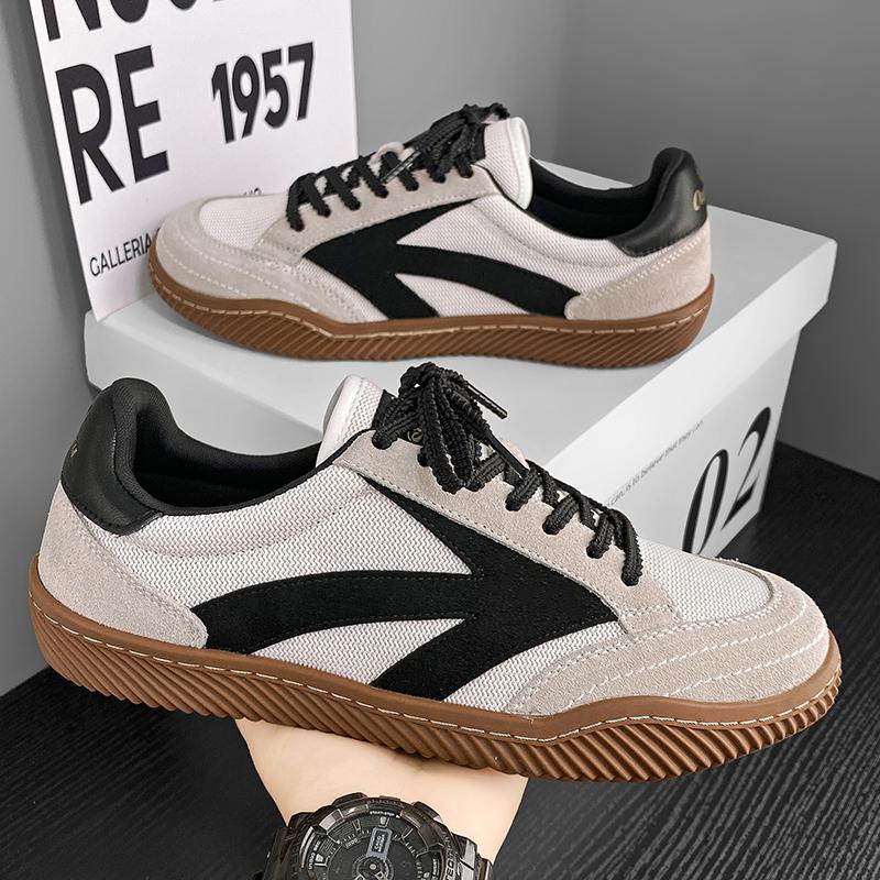 Casual Breathable Mesh Low-Top Sneakers - Comfortable Retro Trainer Shoes for Men & Women