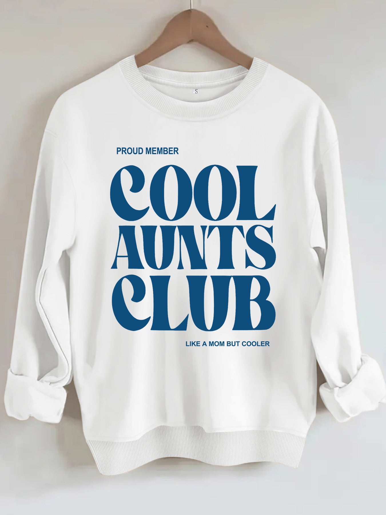 Cool Aunts Club" Graphic Sweatshirt | Beige Crewneck Pullover for Aunties