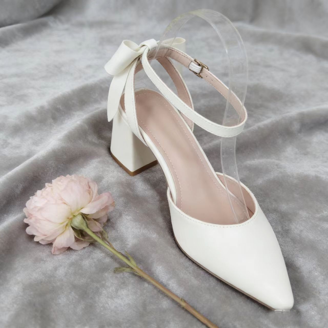 Women's Off-White Bow Chunky Heel Pointed Toe Sandals
