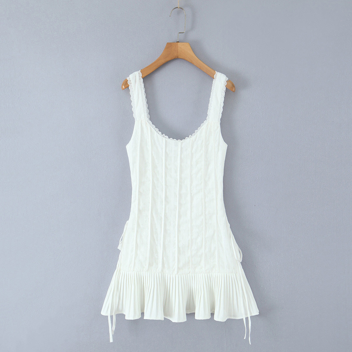 Trendy Scoop Neck Camisole Dress with Pleated Hem - Casual White Sundress