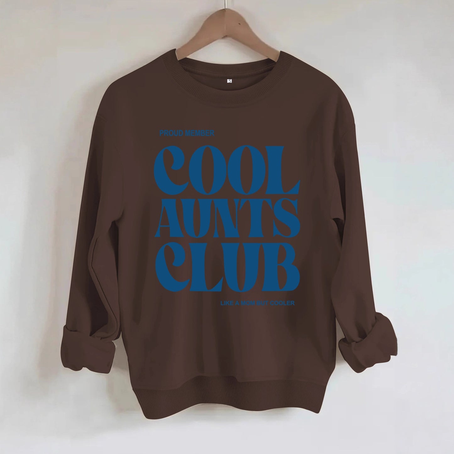 Cool Aunts Club" Graphic Sweatshirt | Beige Crewneck Pullover for Aunties