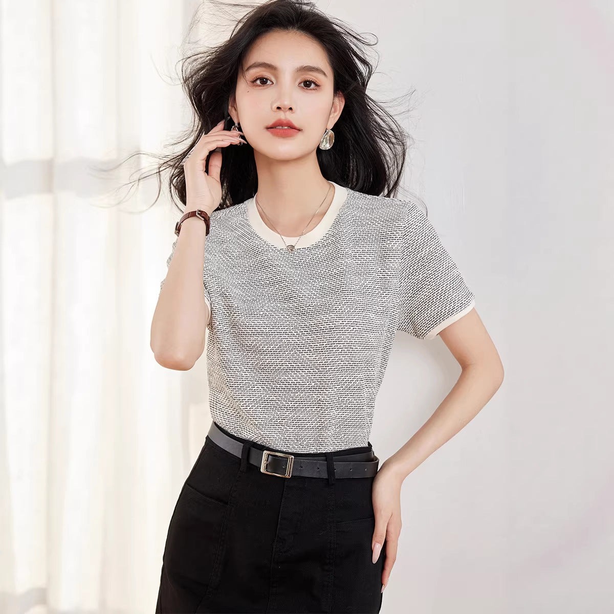 Casual Fashion Basic Tee - Chic Knit Short Sleeve Top for Women