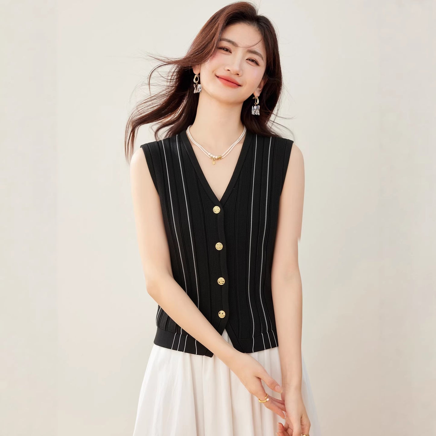 Women's Striped V-Neck Knit Waistcoat - Chic Sleeveless Outerwear Top