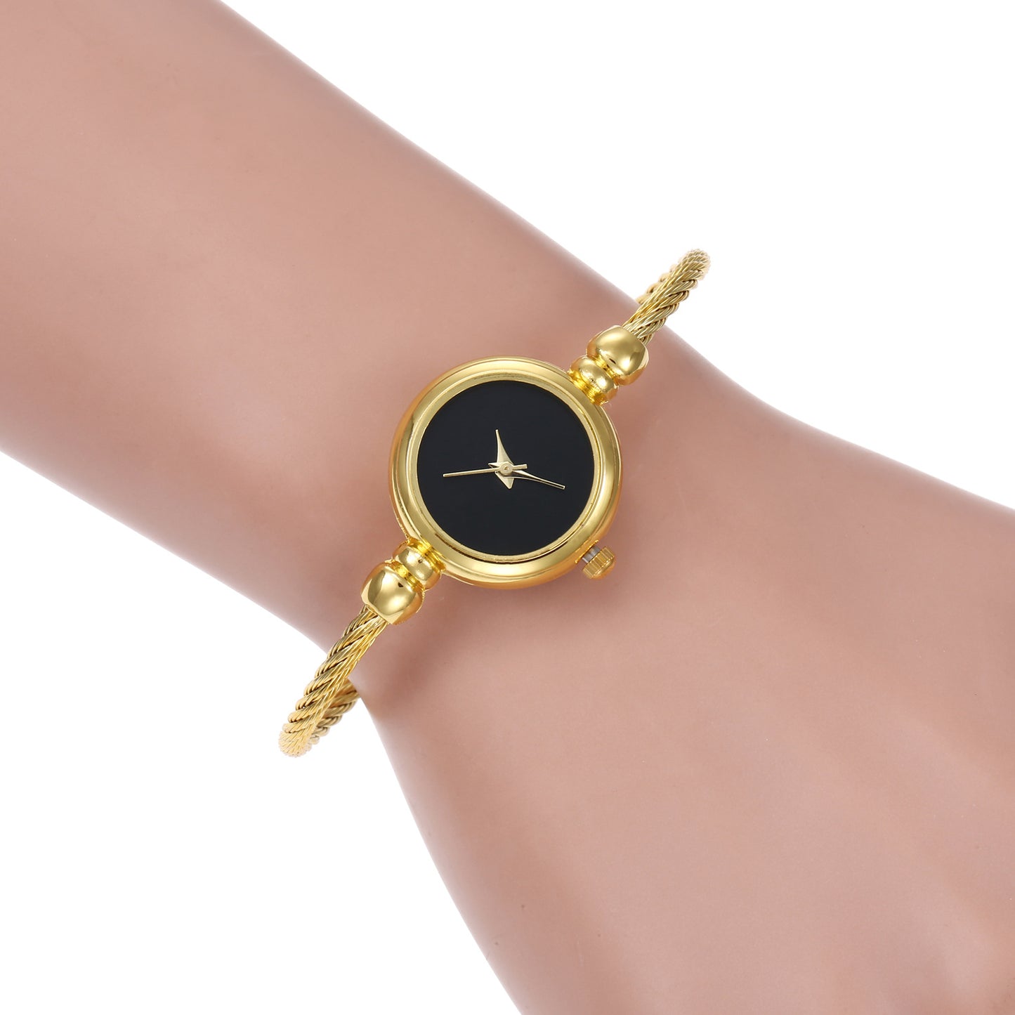 Chic Ladies' Gold Alloy Rope Bracelet Fashion Watch.