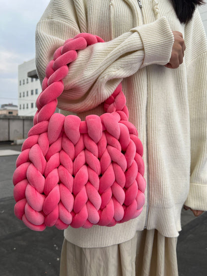 Chunky Hand-Knitted Velvet Yarn Shoulder Bag - Pink