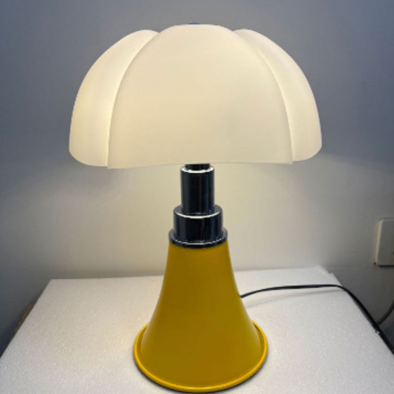 Nordic Floral Nightstand Lamp for Living Room - Bauhaus Bat Lamp Style