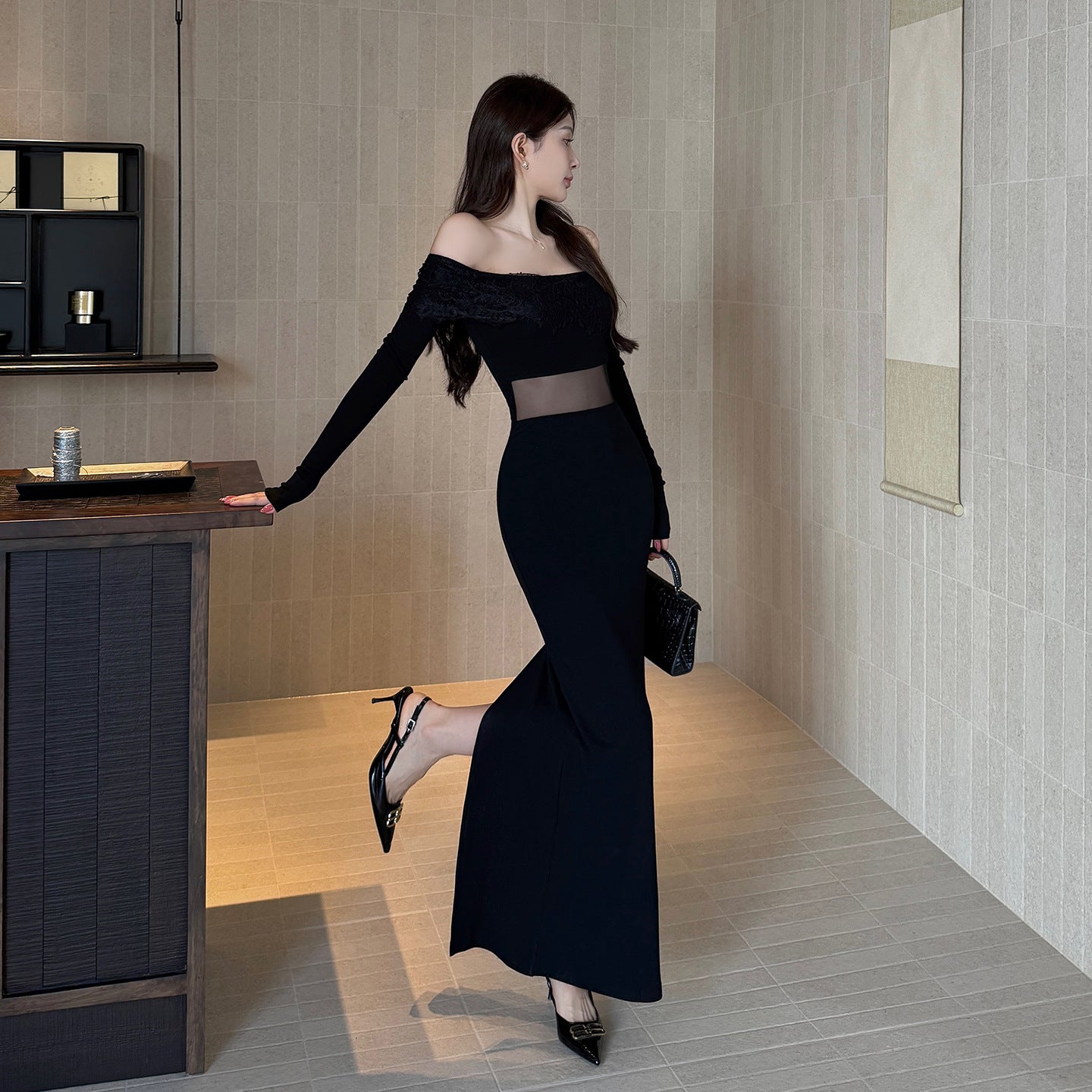 Elegant Off-Shoulder Long Bodycon Dress with Sheer Mesh Waist
