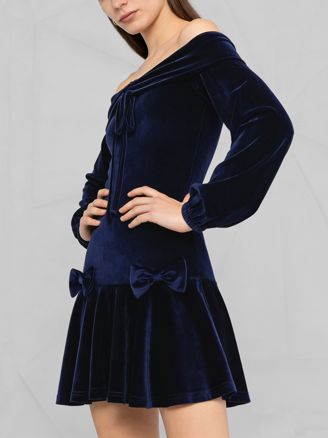 Elegant Velvet Off-Shoulder Mini Dress – Glamorous Lantern Sleeve Party Outfit for Women
