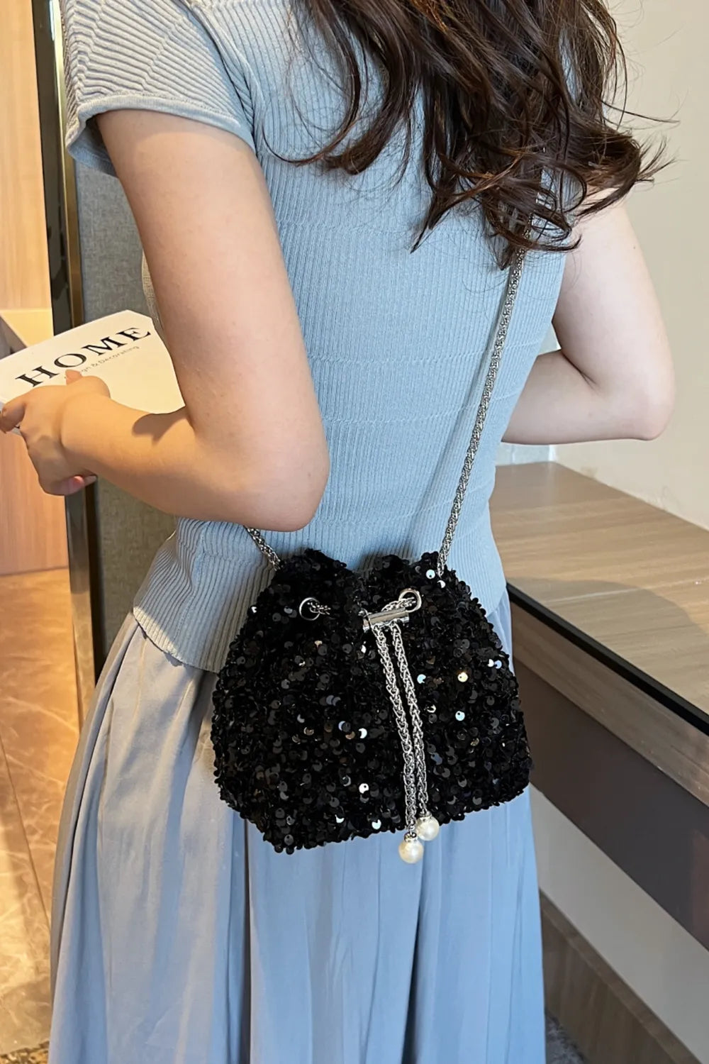 Sparkling Sequin Drawstring Bucket Bag with Chain Strap