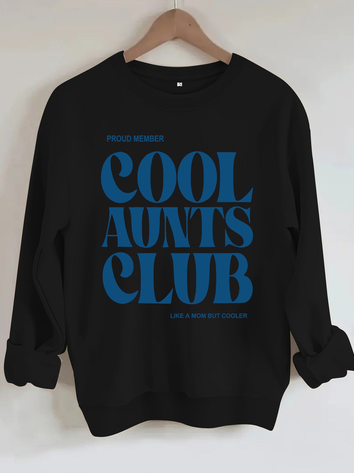 Cool Aunts Club" Graphic Sweatshirt | Beige Crewneck Pullover for Aunties