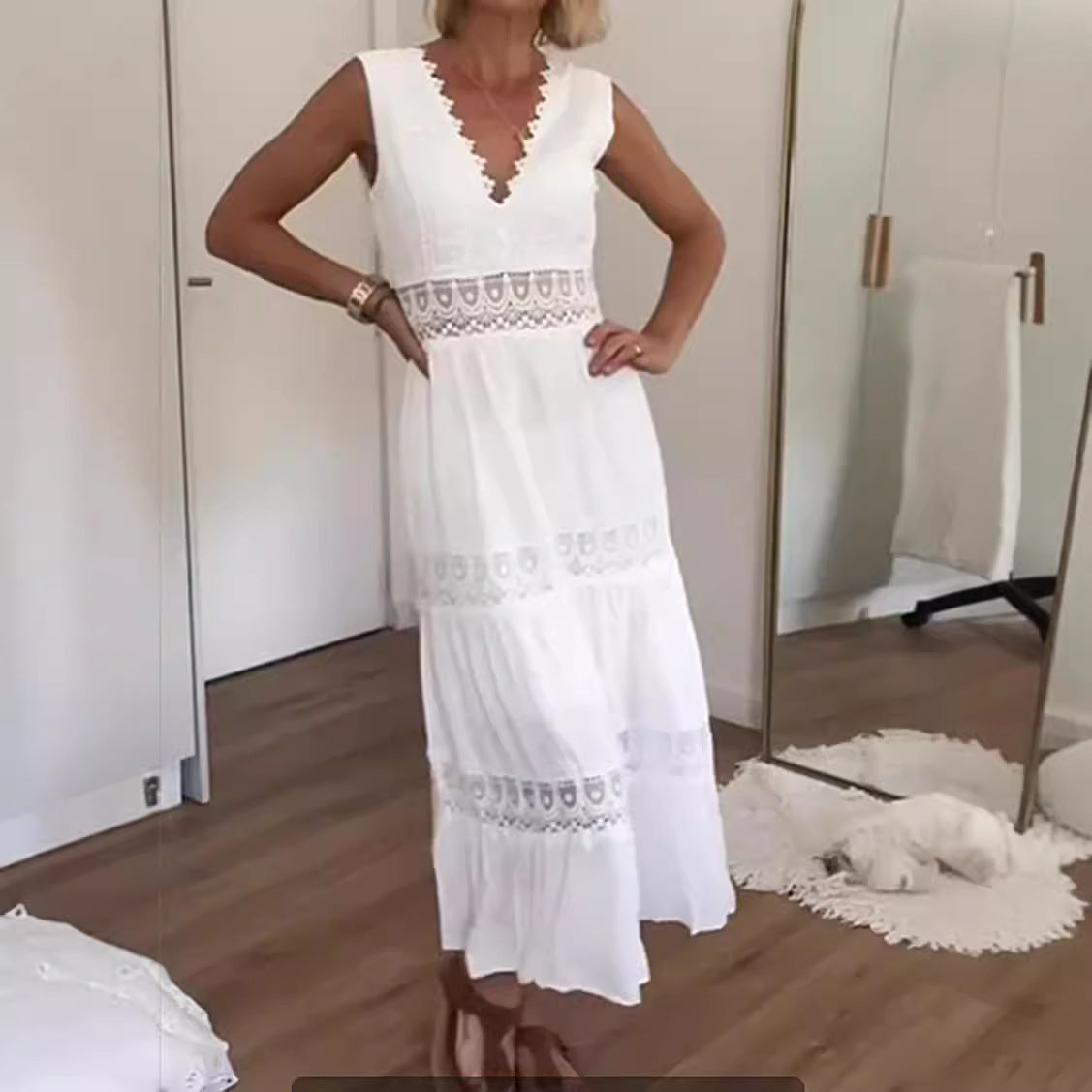 Elegant Lace V-Neck Maxi Dress - Boho Chic Backless Summer Party Gown