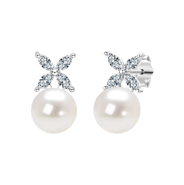 Elegant S925 Silver Freshwater Pearl Flower Stud Earrings