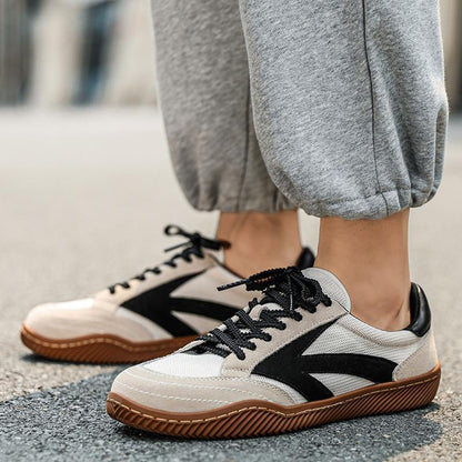 Casual Breathable Mesh Low-Top Sneakers - Comfortable Retro Trainer Shoes for Men & Women