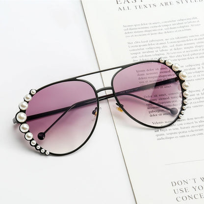 Women’s Fashion Pearl Detail Sunglasses | Stylish Gradient Lens Driving Glasses
