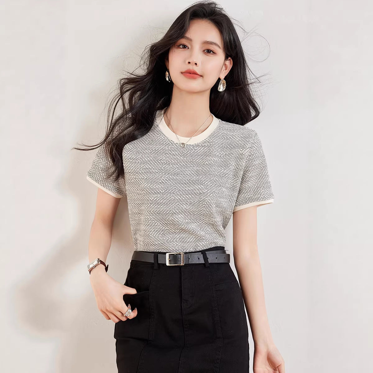 Casual Fashion Basic Tee - Chic Knit Short Sleeve Top for Women