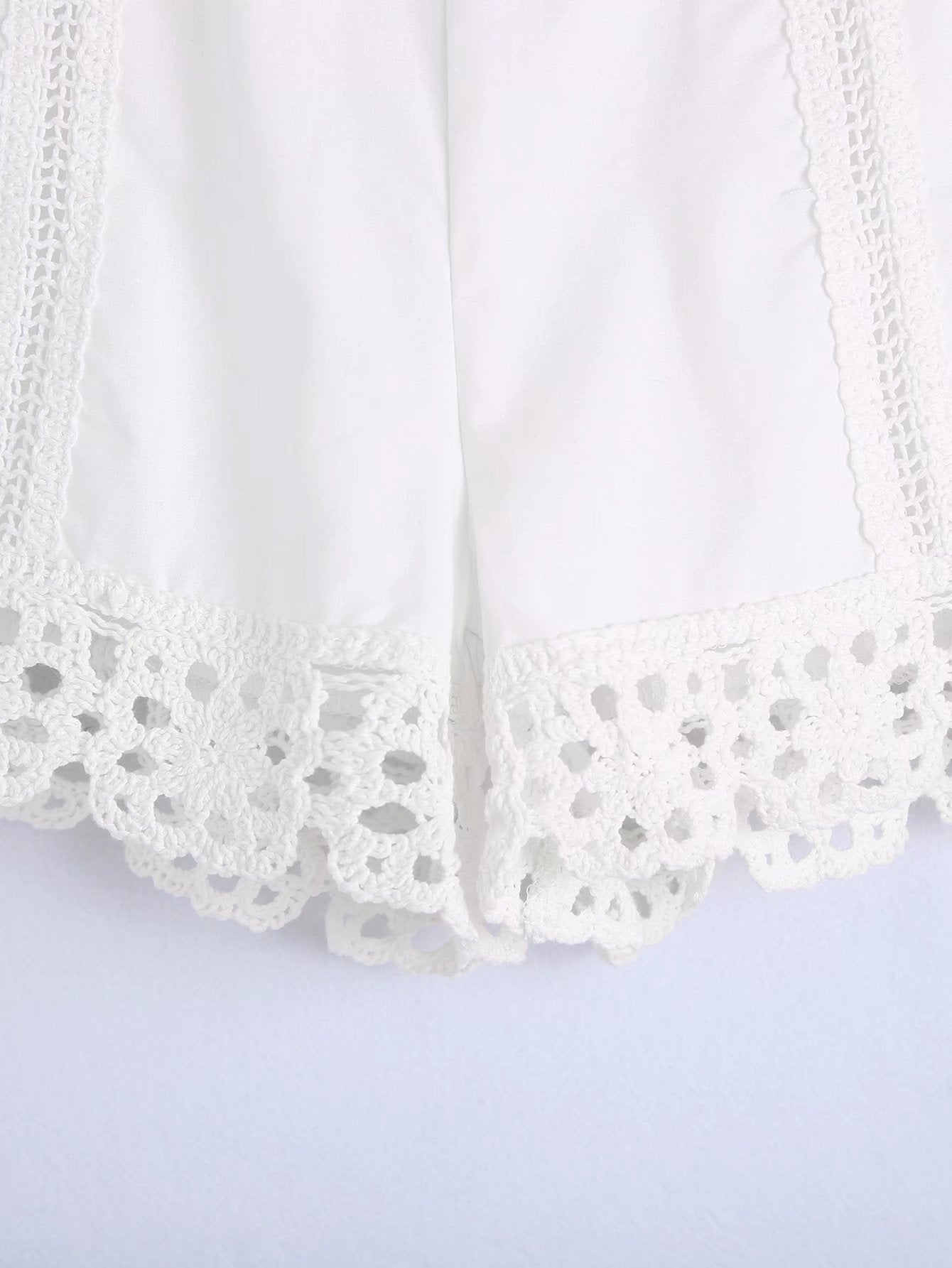 Fresh White Crochet Lace Summer Shorts – Breathable High-Waist Boho Beach Bottoms for Women