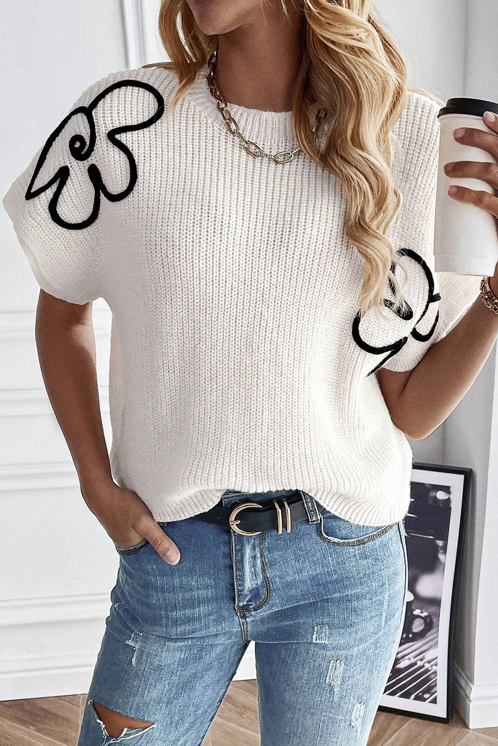 Minimalist Flower Embroidered Pullover - Stylish Knitwear for Women